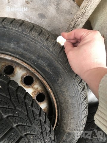 Зимни гуми рено, снимка 4 - Автомобили и джипове - 39570633