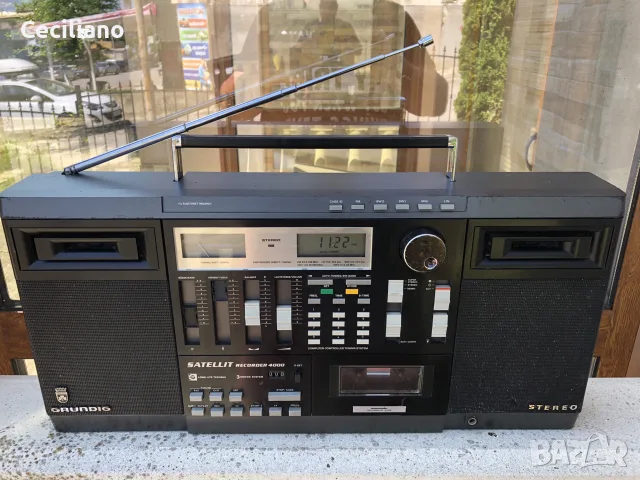Grundig Satellit Recorder 4000 – Stereo Radio Cassete, снимка 3 - Радиокасетофони, транзистори - 55762154