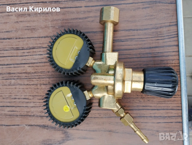 Редуцил вентил за со2, снимка 2 - Други машини и части - 54218575