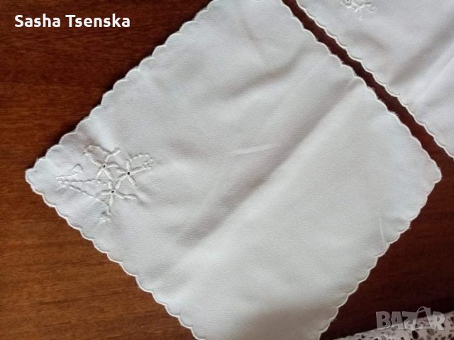 Бродирани кърпи, снимка 4 - Антикварни и старинни предмети - 31757469