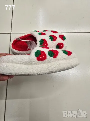 пантофи чехли с ягоди , снимка 2 - Пантофи - 48267384