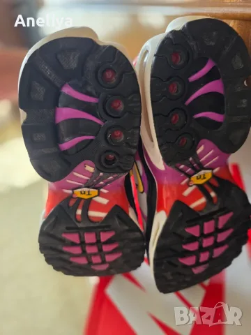Дамски маратонки Nike Air Max Plus, снимка 4 - Маратонки - 56125955