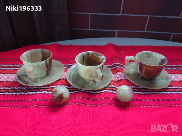Уникален комплект от пакистански Оникс - 3 чаши с чинийки + 2 декоративни сфери