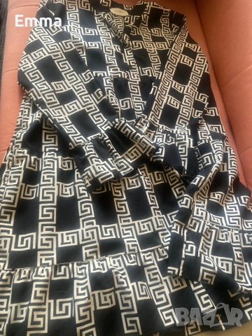 Дамска рокля с дълъг ръкав 