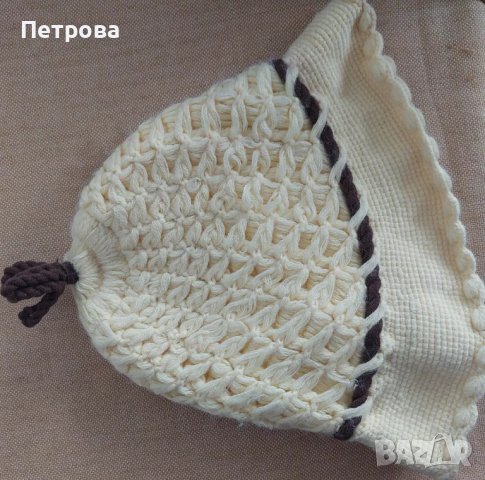 Красива плетена жълта шапка с кафяв орнамент, снимка 3 - Шапки - 49785337