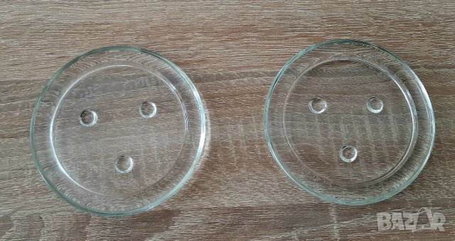 Две стъклени подложки,с антиплъзгащи крачета,за7лв, снимка 1 - Аксесоари за кухня - 36615683