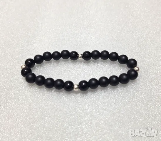 Еластична Гривна с Оникс и Сребърни топчета /проба 925/, снимка 5 - Гривни - 47353440