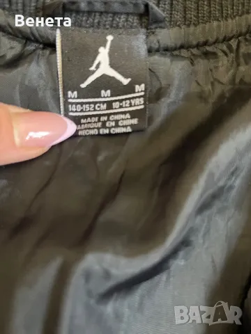 Дамско зимно яке Jordan.Размер М, снимка 3 - Якета - 49534899
