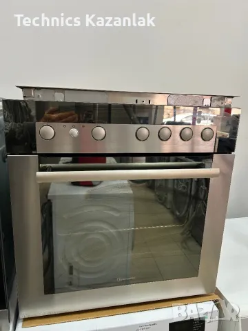 Фурна с керамичен плот Bauknecht