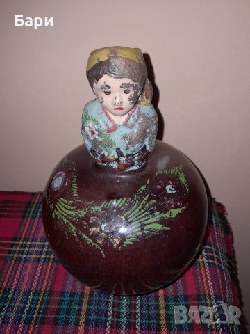 Стара рядка ритуална стомна - Момиче с цвете, снимка 4 - Антикварни и старинни предмети - 44229305