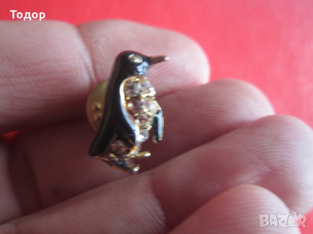 Позлатена брошка знак с камъни , снимка 3 - Други - 31953484