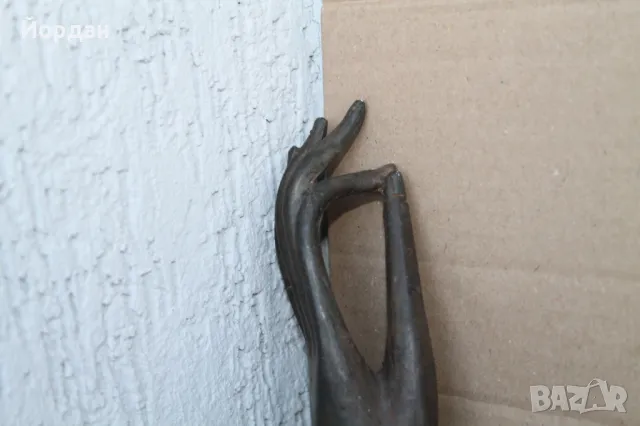 Бронзова скулптура на ръка, снимка 8 - Антикварни и старинни предмети - 47471044