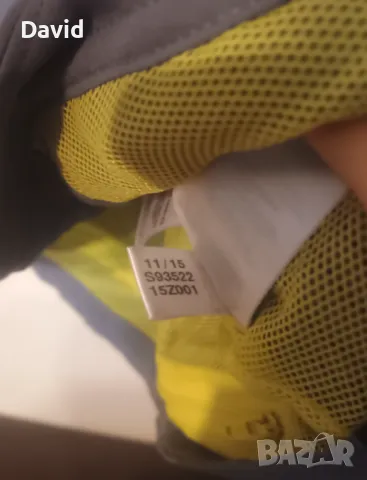 Оригинално яке/горнище на Вадуц, снимка 5 - Спортни дрехи, екипи - 50180458