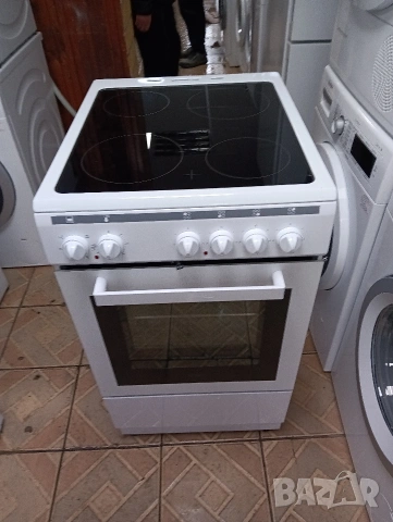 Като нова тясна 50см свободно стояща печка с керамичен плот с две години гаранция!