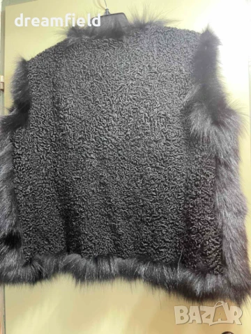 Елек черна лисица с гръб от астраган, снимка 3 - Елеци - 51237422