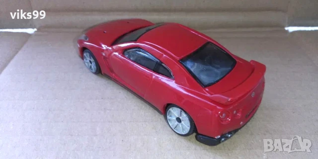 Bburago Nissan GT-R 2009 - Мащаб 1:43, снимка 3 - Колекции - 51310141