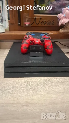 PlayStation 4 PRO 1TB +Два джойстика.