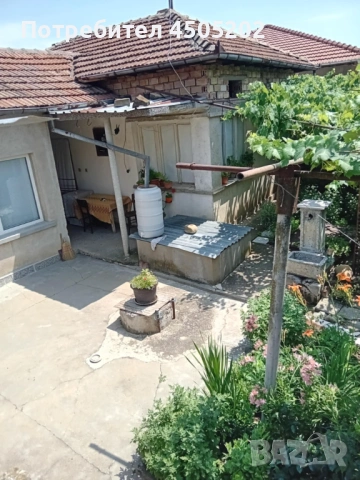 Къща за продан в с. Козаревец