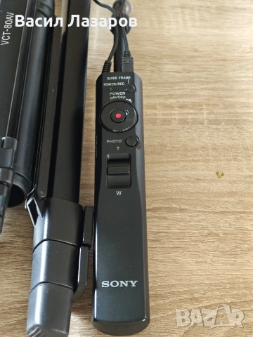 Статив SONY VCT-80AV Remote control tripod с вградено дистанционно управление в дръжката , снимка 5 - Чанти, стативи, аксесоари - 54041173