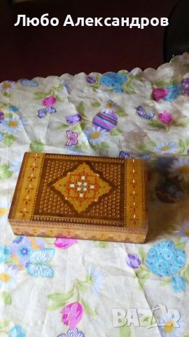 Стара дървена гравирана кутия., снимка 4 - Колекции - 38260613