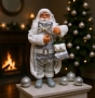 Дядо Коледа в сребристо – празнична фигура, която носи магия и уют у дома (50 / 70 см), снимка 2