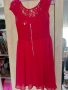 Продавам червена рокля, размер Цветът е наситено червен, точно като на снимките. Роклята ., снимка 3
