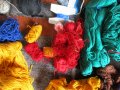 Прежда различни цветове неизползвана и куки за плетене, снимка 13