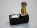 микропревключвател Omron Z-15GQ22 Micro Switch Roller Plunger