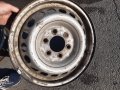 Джанта 16 цола с 6 дупки свалена от Volkswagen Crafter пукната леко до вентила, снимка 1