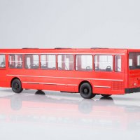 ЛиАЗ 5256 градски автобус - мащаб 1:43 на Наши Автобуси моделът е нов в блистер, снимка 5 - Колекции - 31947537