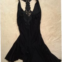 Еластична черна къса рокля с дантелен гръб , снимка 1 - Рокли - 29247871