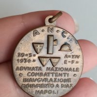 Фашистки Италиянски Медал 1936 година

, снимка 6 - Антикварни и старинни предмети - 42698328