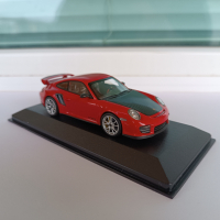 Колекционерски модел 1:43 Minichamps - Porsche 911 GT2RS, снимка 6 - Колекции - 44694792
