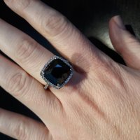 Продавам дамски сребърен пръстен. , снимка 2 - Пръстени - 30399902