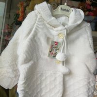 Бяла бебешка жилетка, за 8мес,1год, 2год., снимка 2 - Детски пуловери и жилетки - 42458030