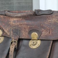 Кожена чанта 1960г, снимка 2 - Антикварни и старинни предмети - 35656083