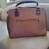 Дамска чанта в цвят карамел, снимка 3 - Чанти - 38090263