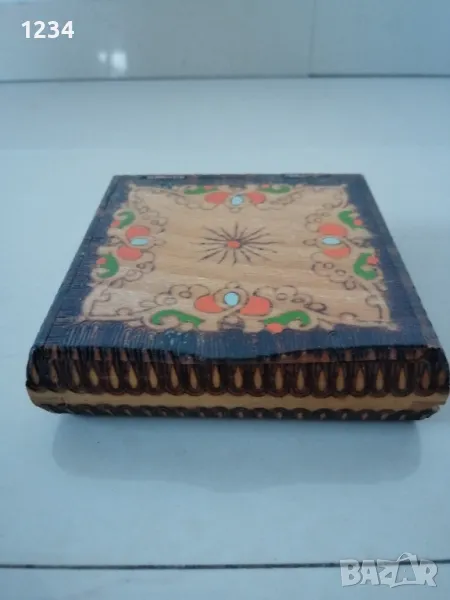 Дървена кутия 10.5 х 10.5 h 3 см. , снимка 1