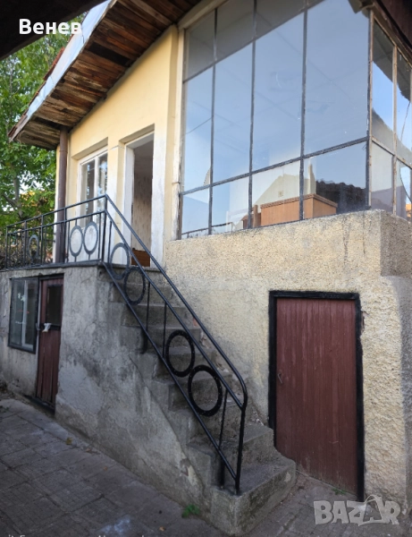 Продавам къща в гр Радомир. На 35км.от София, снимка 1