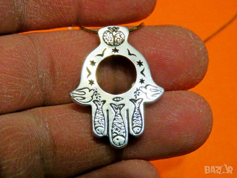 Старинен сребърен Амулет и сребърно синджирче, мощен символичен амулет - ръката на Фатима, символ Ха, снимка 1