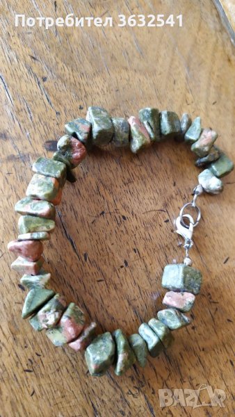 Продавам гривна от камъни, снимка 1