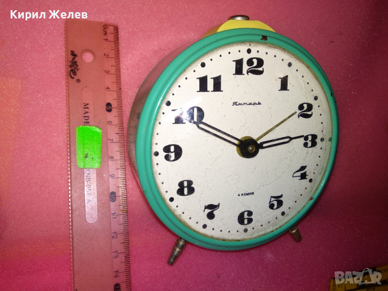 ЯНТАРЬ Стар РЯДЪК КОЛЕКЦИОНЕРСКИ РУСКИ БУДИЛНИК МЕХАНИЧЕН НАСТОЛЕН ЧАСОВНИК ЯНТАР СССР 12228, снимка 1