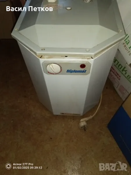 Бойлер 10л. под мивка - сервизиран, снимка 1