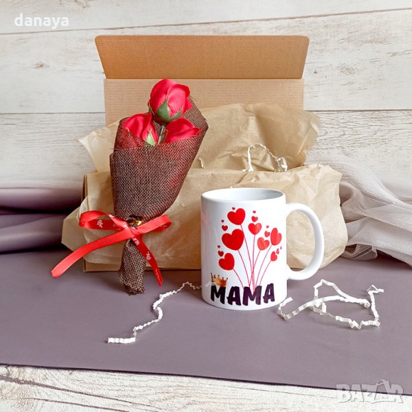 1993 Подаръчен комплект за 8 Март чаша с надпис МАМА и букет червени рози, снимка 1
