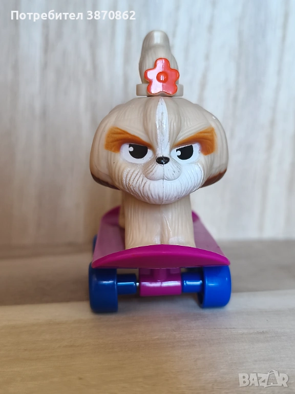 (Колекционерска фигурка - Кучето Дейзи на скейтборд) Burger King 2019 Daisy Dog On Skateboard, снимка 1