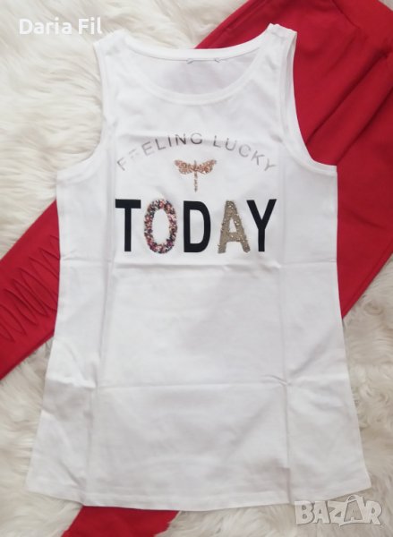 УНИКАЛЕН бял топ с релефна щампа, снимка 1