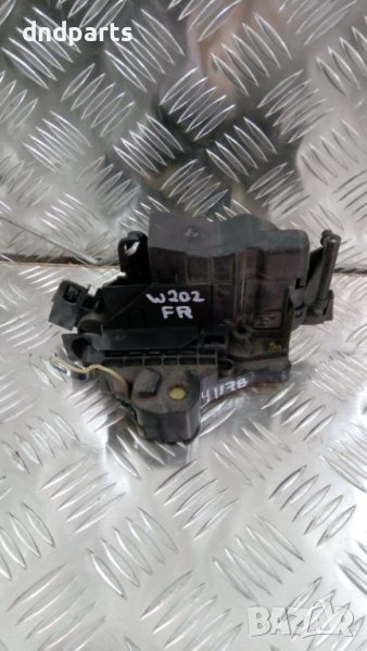Предна дясна брава Mercedes C-Class,w202,1998г., снимка 1
