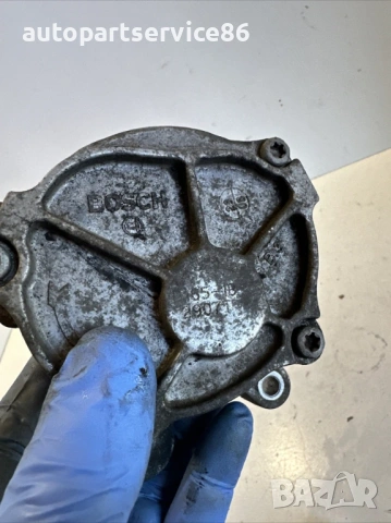 Вакуумна помпа Bosch за Volvo C70 Convertible 2.0D (2008) , снимка 2 - Части - 54124173