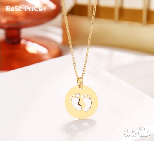 Висулка бебешки крачета.