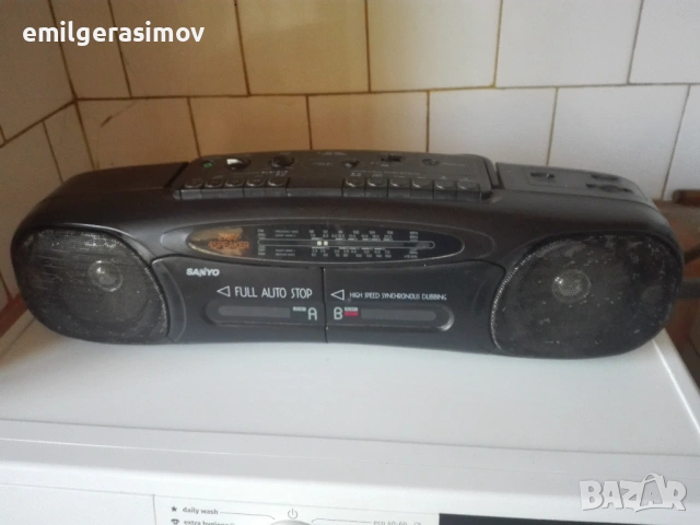Радиокасетофон SANYO , радио NORD MENDE и Neywa 402.